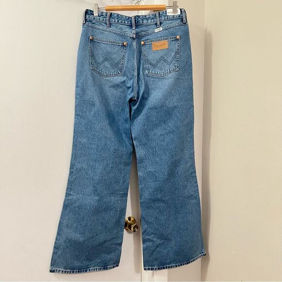 WRANGLER LIGHT WASH BONNIE LOOSE FLARE WIDE JEANS 28 x - Picture 6 of 10